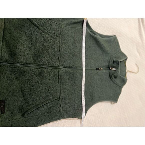 G.H. Bass & Co dark Green Light weight sweater vest size Large with pockets - Picture 5 of 7